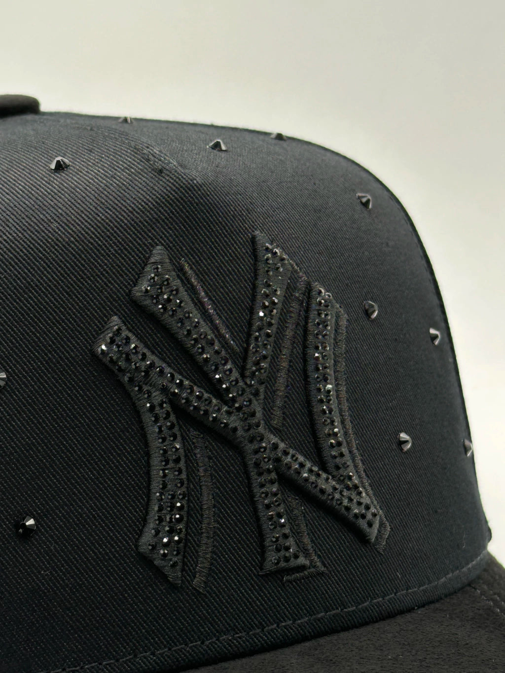 GORRA BIG BOSS NY CRISTALS TOTAL BLACK
